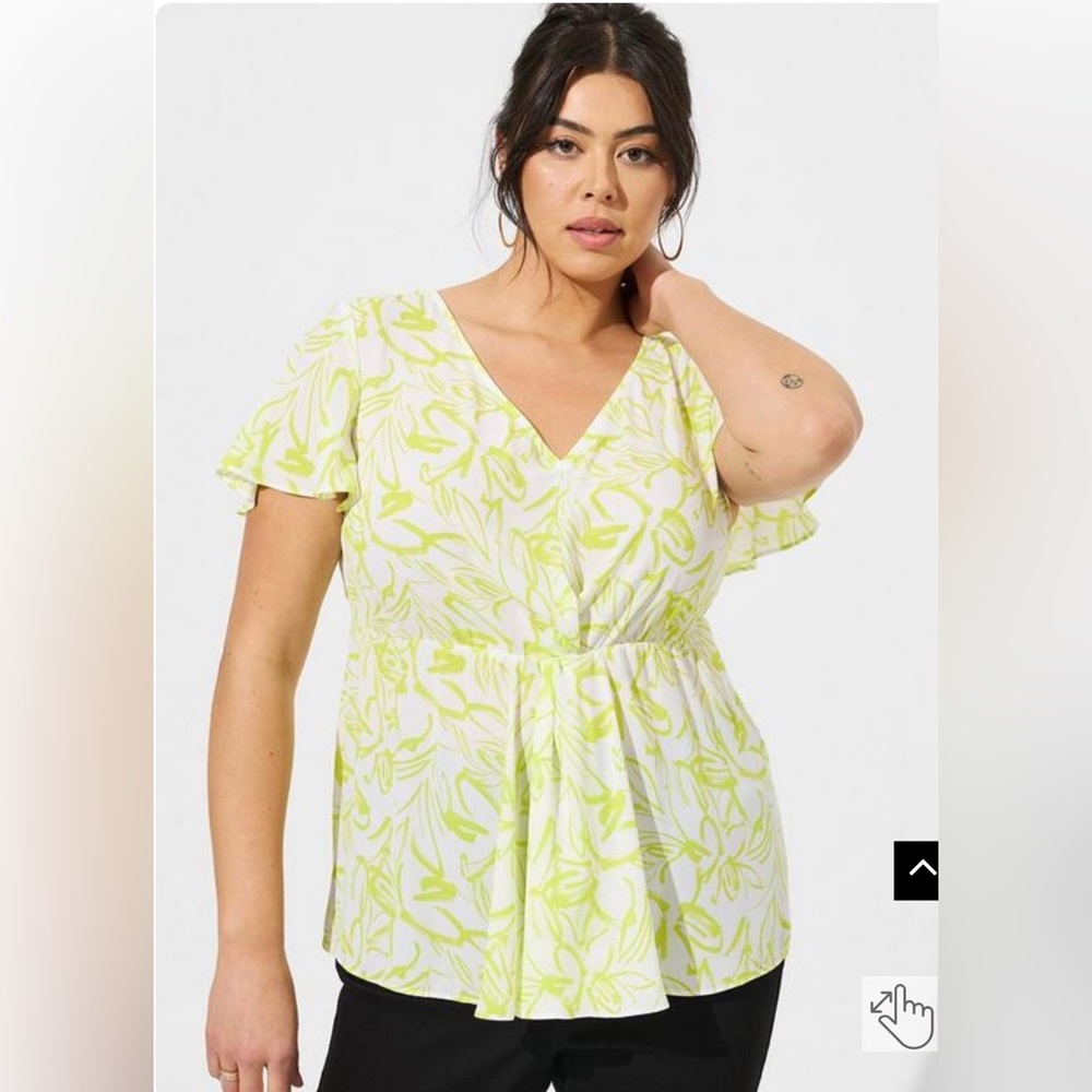 Torrid sz 4 Georgette Twist Surplice Flutter Sleeve Blouse EUC